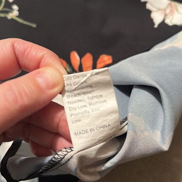 SHEIN 2X Black Floral Magnolia Short Drop Sleeve V Neck Blouse - Picture 12 of 12